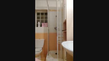 Gouache sous la douche