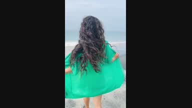 Beach looks great on me!