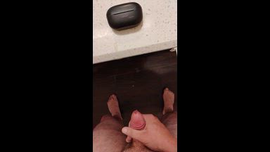 cumming in hotel bathroom