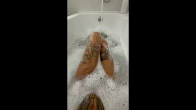 mmm wet feet