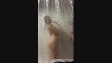 Vicpartner at Chaturbate: masturbate each other [441 tokens remaining]