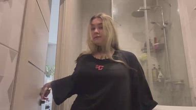 I'm punishing my tits