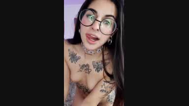 😈