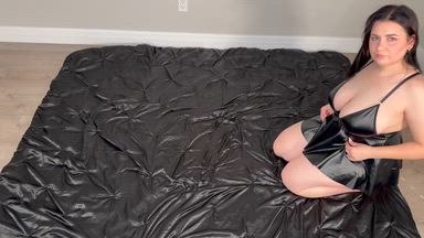 Curvy Babe Sucks & Rides Tight
