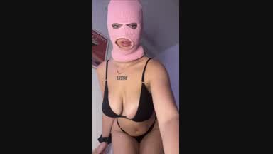 Rubbing Ice Cream All Over My Naked Body 🍦😈