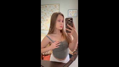 Mirror show - playing with topic