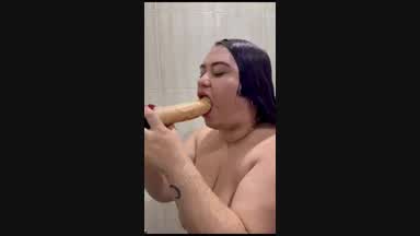 Blowjob in the shower🌧️