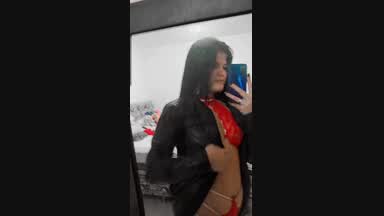 🤩🥰I love the color red and you?🤩🥰