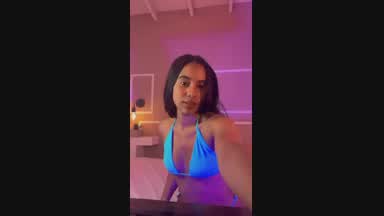 Sexy dance in a cute swimsuit 💙