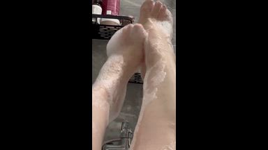 foam on feet