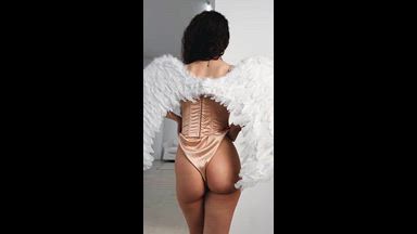 Angelic temptress