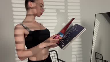 <3