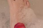 Bubble bath. (Feet)
