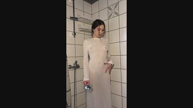 sia solo stream! โ Transparent Vivienne's dress in shower