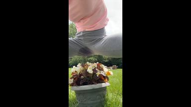 lilrosiedoll — Squirting through leggings in my backyard😋