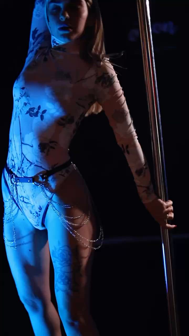 pole dancing