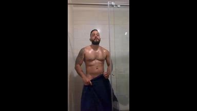 HOT SHOWERRR !!!