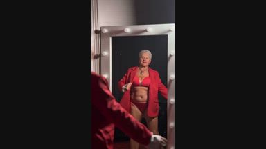 Ass shaking and erotic dancing