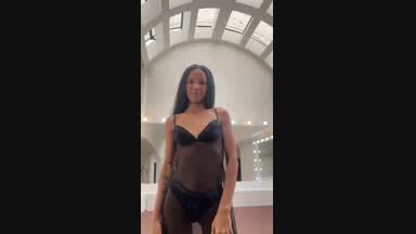 Look at my body up close!