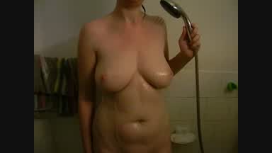 Sexy wet tits in slowmo :)