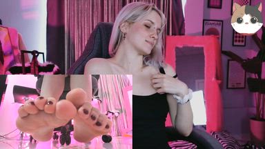 𝐵𝑒𝓉𝒽𝒶𝓃𝓎 / 𝒴𝑜𝓊𝓇 𝓈𝓌𝑒𝑒𝓉 𝒶𝓃𝑔𝑒𝓁 — under my desk?🙂🐾