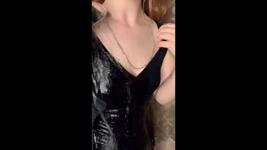 reneefoxy_ (gtm +2 3:00-10:45) mon tue wed sat sun — Take a shower together?