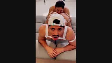 JHONNY AS A GOOD BOTTOM