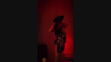 Sexy dance with Japanese vibe