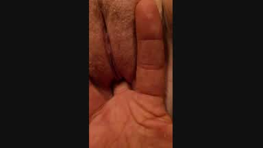Fingering her wet pussy after eating it 🤤