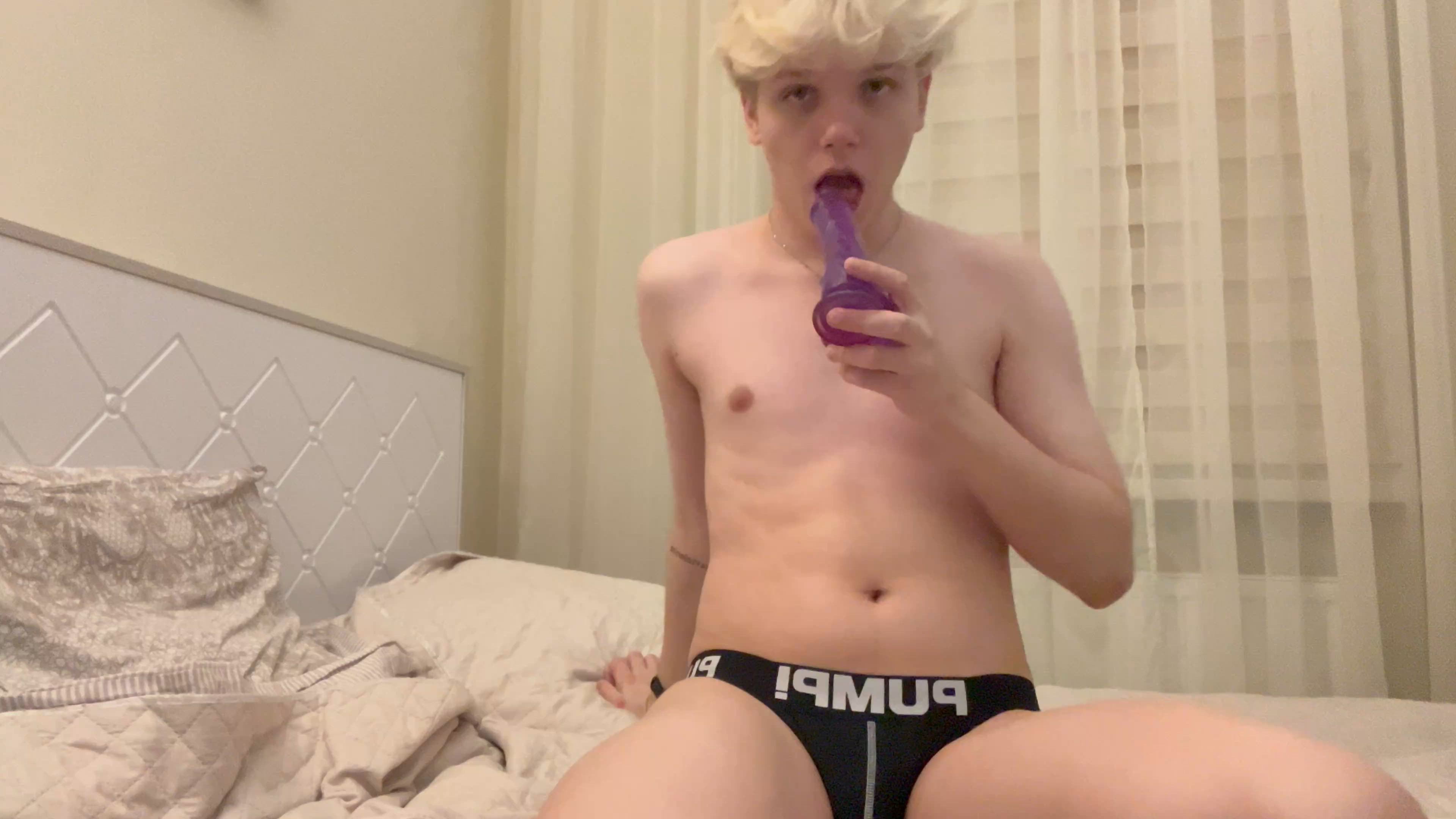 fucking myself with a dildo and cum🔥