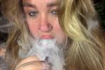 lola — will you smoke with me? (vape topless)😍