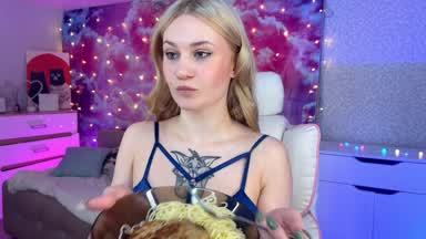 Feed me! Stuffing my belly with huge portion