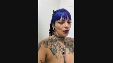 💦😈Taking a delicious shower 🖤💦