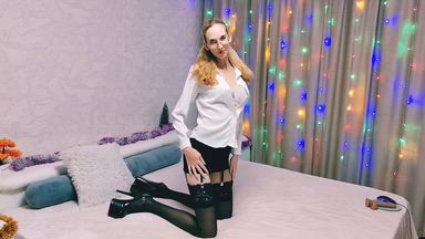your secretary gives you a blowjob