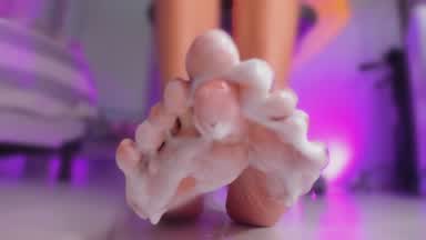 I love your hot milk on my feet 👣💧💦