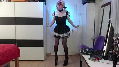 lil Maid is posing for you