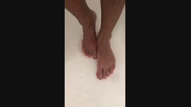 Feet cleaning shower