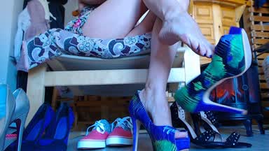 Dangle 5 pairs of Heels