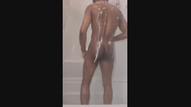 Come wash my back 😈🚿