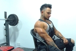 triceps hot