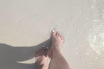 BEACH FEET