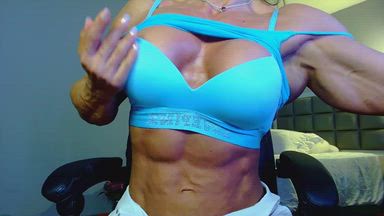 Shaking,flexing and cumming