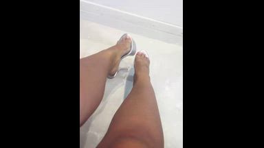 do you like my feet in heels love 🥵😈