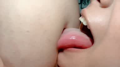 She licks my belly button