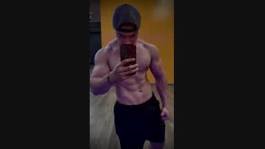 UPDATING MUSCLES AT THE GYM ! ♥