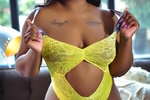 Sexy in yellow ♥