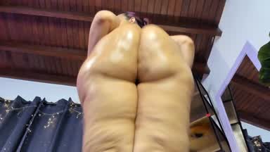 CLAPPING MY FAT ASS!