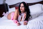 HORNY HOUSEWIFE