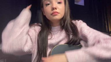 behind the scenes: me trying and failing) to sing