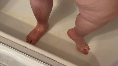 Suzy Pees All Over legs & Feet